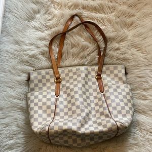 LV Damier Totally PM